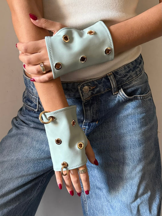 IDOL Glove - Sky (gold details)