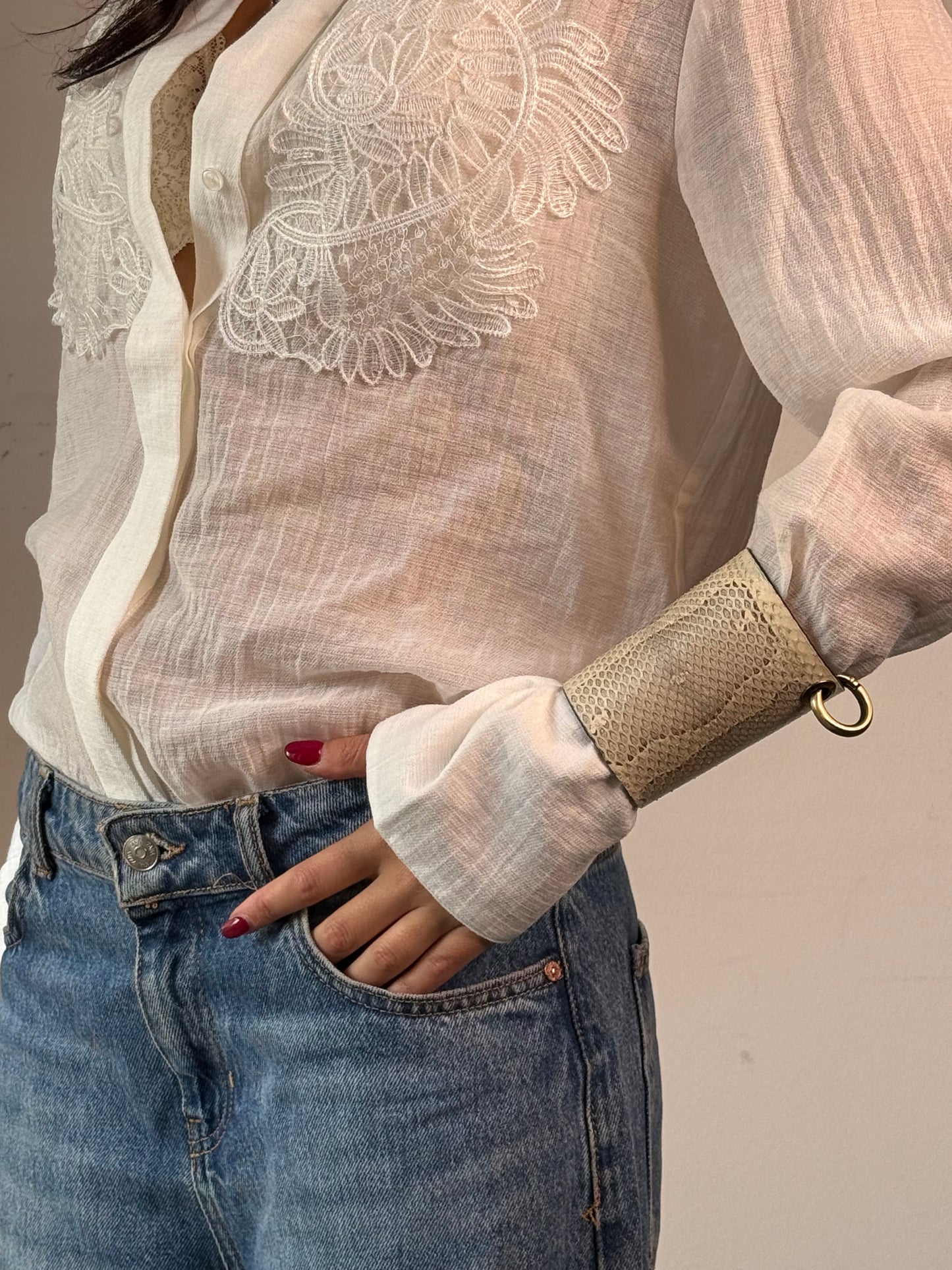 RING Leather cuff - removable ring / White