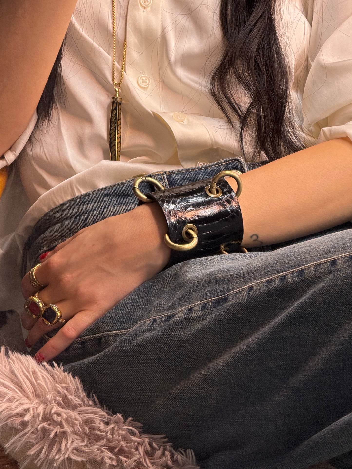 IDOL Cuff - Black