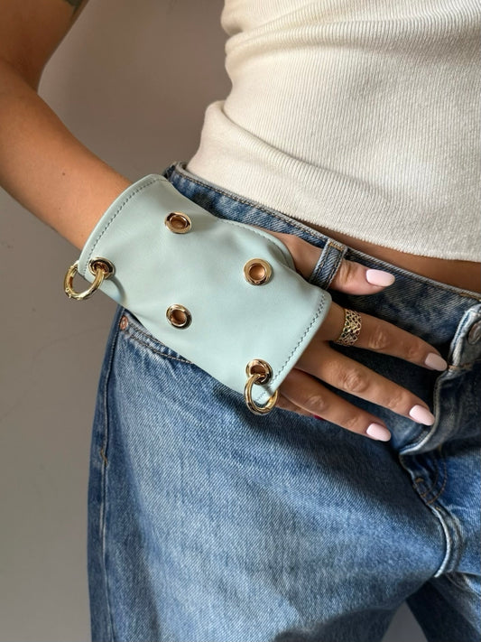 IDOL Glove - Sky (gold details)