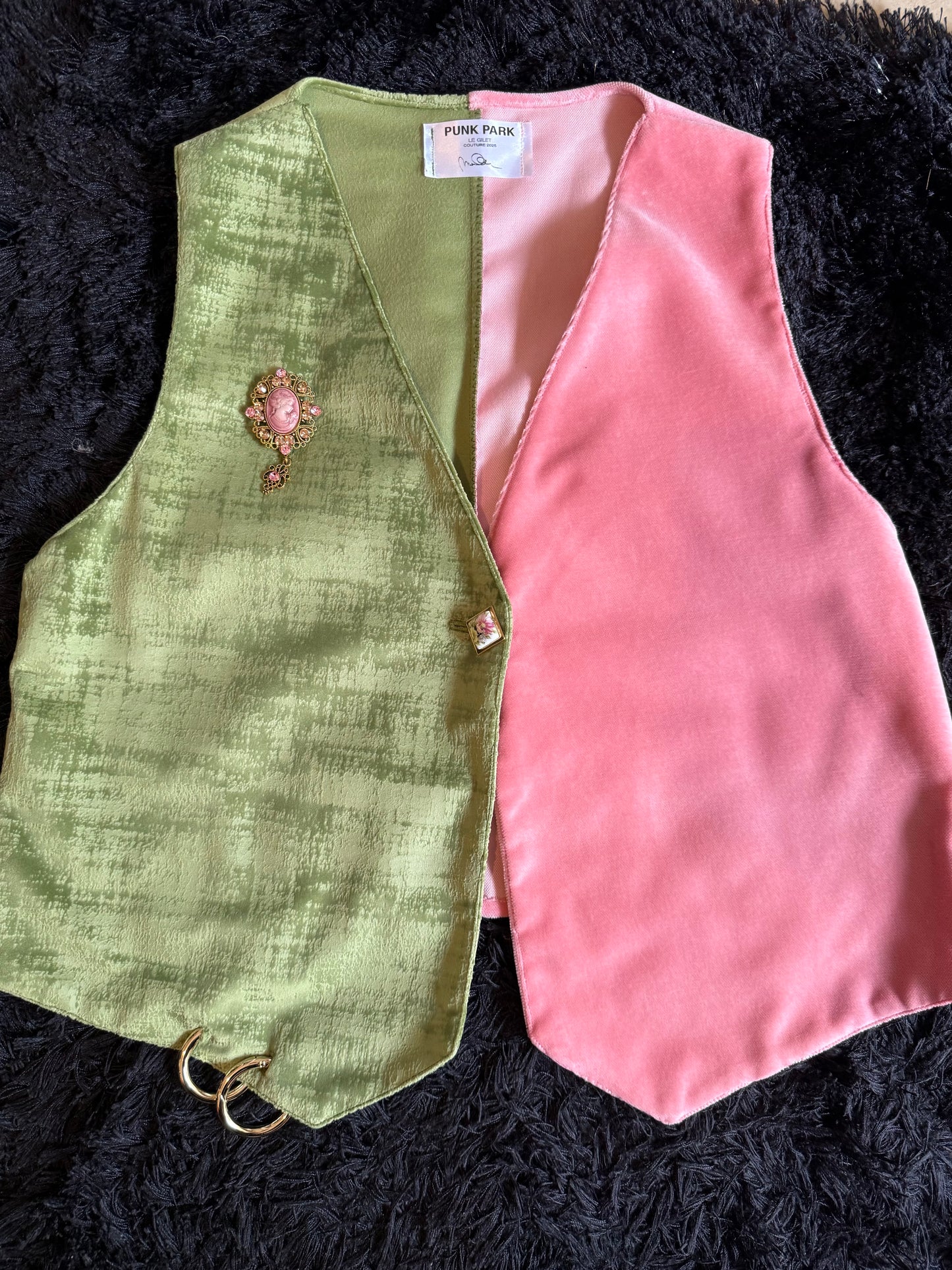 LE GILET - L’abbraccio