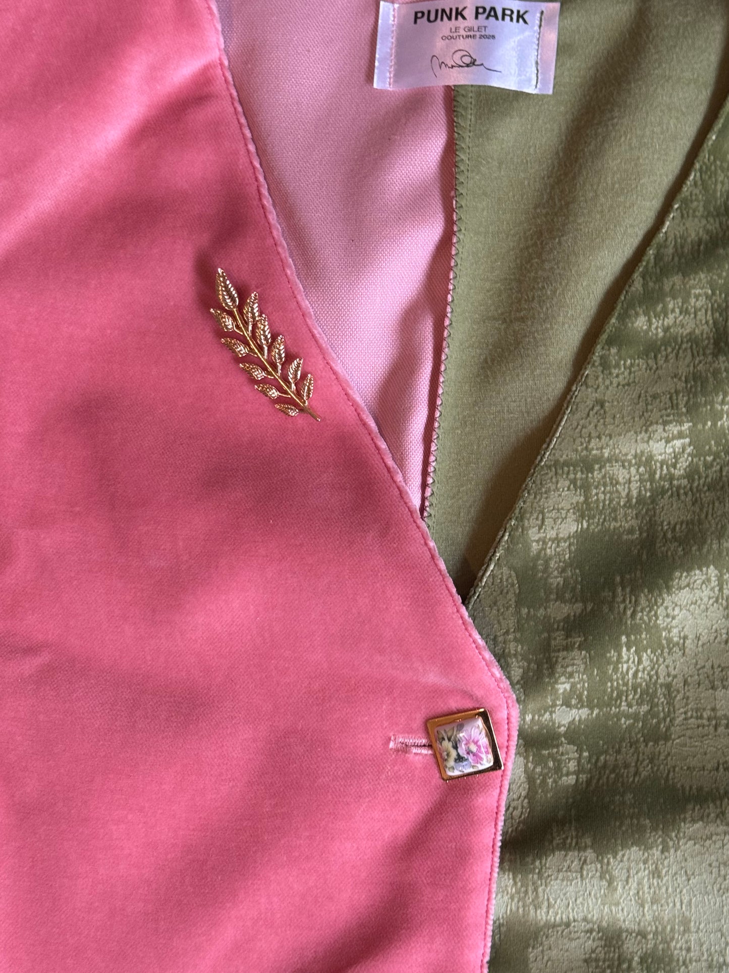 LE GILET - L’abbraccio