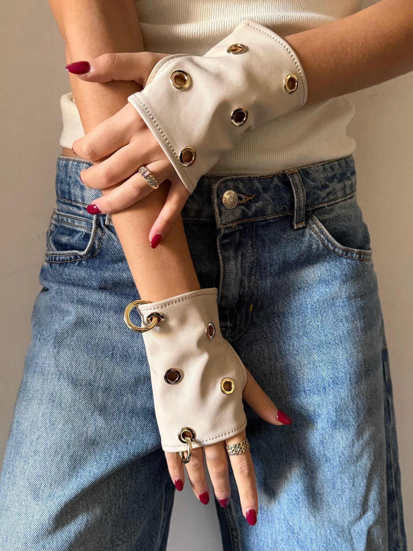 IDOL Glove - Cream (gold details)