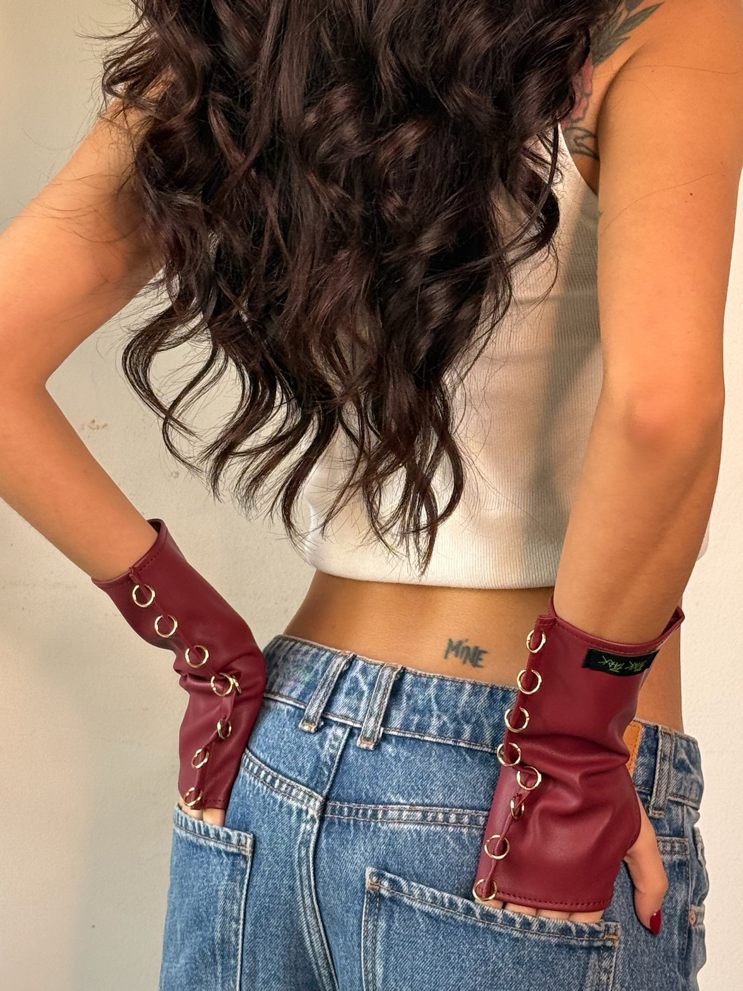 ROCKSTAR Glove - Bordeaux (gold rings)